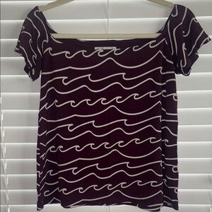 Fighting Eel Maroon Wave top